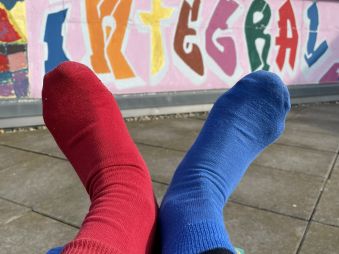 Bunt und unterschiedlich: So tragen Integraler*innen heute ihre Socken