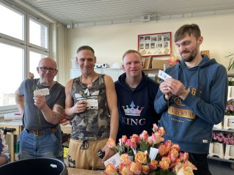 #Frauentag: Große Aktion mit den Eisbären Berlin zur Sensibilisierung gegen sexuellen Missbrauch an Mädchen